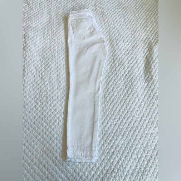 Loft Ankle White Denim. Great condition. Size 6. Nonsmoking home - Picture 4 of 7